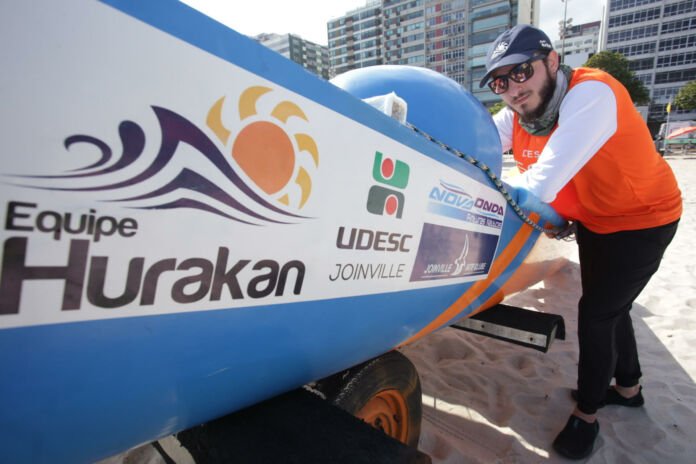 Está acontecendo até domingo (6), na Praia de Icaraí, o Desafio Solar Brasil Enel (DSB).
