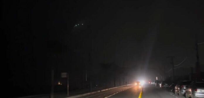 Parte de Itaipuaçu, Inoã e Araçatiba, ambos em Maricá, vem registrando quedas de energia no período da noite e durante chuvas moderadas a fortes