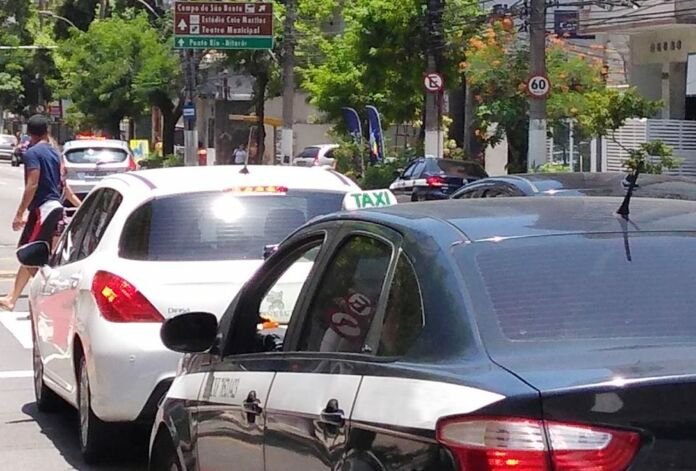 taxis-aplicativos-e1634902317762