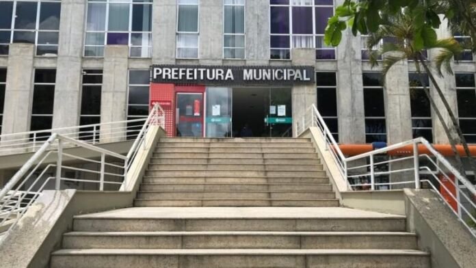 Considerando que o dia 03 de dezembro é o dia internacional da pessoa com deficiência, a Prefeitura de Saquarema