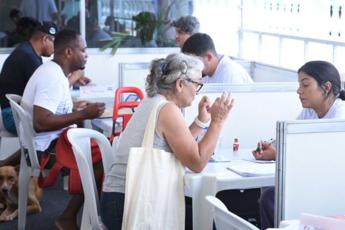 A Prefeitura de Maricá, por meio da Secretaria de Trabalho e Emprego, disponibiliza 119 vagas de emprego em comércios, restaurantes e supermercados na primeira edição de 2025 da Casa do Trabalhador Itinerante.