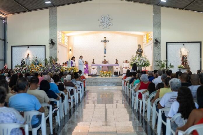 Com o apoio da Prefeitura de Maricá, por meio das secretarias de Promoção de Eventos e de Assuntos Religiosos, a tradicional Festa em louvor a São José do Imbassaí teve início neste domingo (09/03)