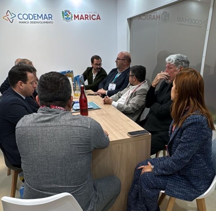 WhatsApp Image 2025-03-13 at 12.00.45 Nesta quarta-feira (12/03), durante o segundo dia da feira Mipim, o prefeito de Maricá, Washington Quaquá, recebeu, no estande da cidade no maior evento imobiliário do mundo, duas comitivas