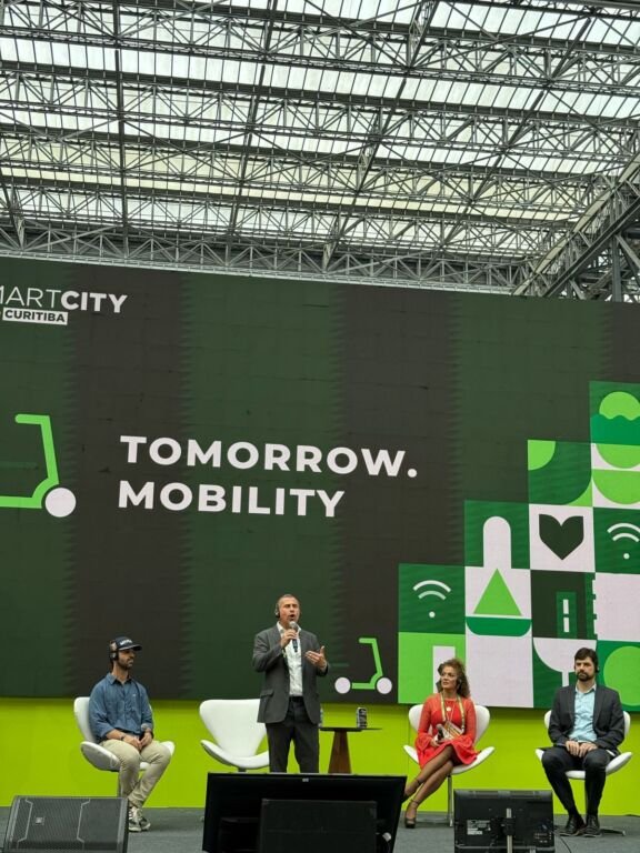 As soluções tecnológicas oferecidas pela Prefeitura de Niterói à população são destaque na Smart City Expo Curitiba 2025, maior evento de cidades inteligentes das Américas.