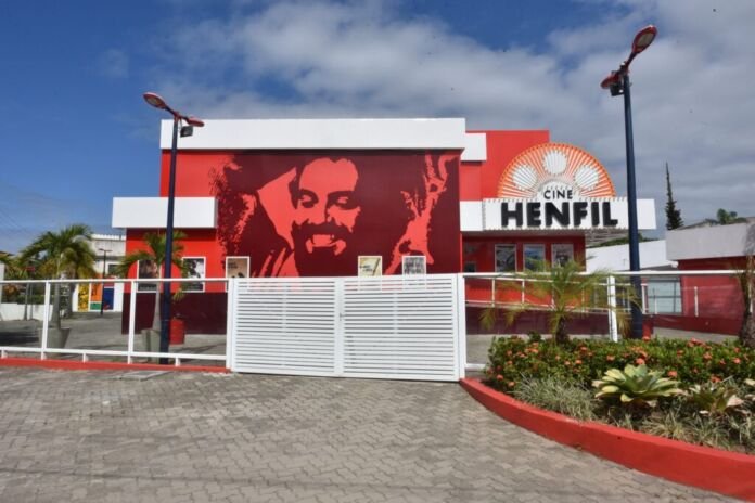 A Prefeitura de Maricá, por meio da Secretaria de Cultura e das Utopias, divulga a programação de filmes do Cine Henfil, no Centro, com exibições gratuitas entre os dias 25/04 e 27/04.