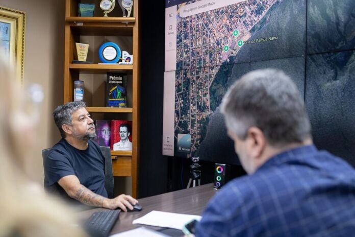 O prefeito de Maricá Washington Quaquá participou, nesta segunda-feira (14/04), de uma reunião de alinhamento dos grandes projetos estruturantes que serão lançados no próximo aniversário da cidade, comemorado no dia 26 de maio.