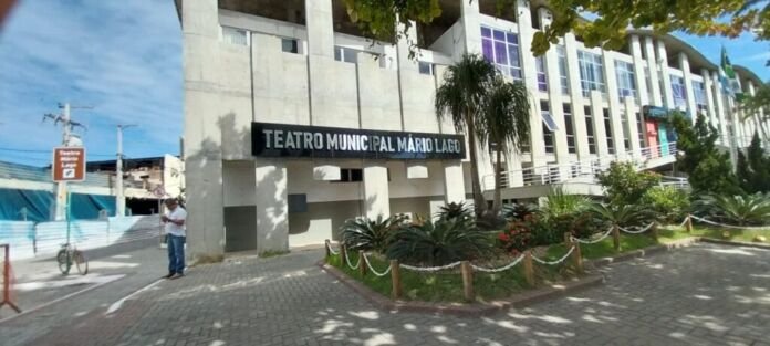 O Teatro Mário Lago abre ao público, no sábado, 26 de abril, às 18h30, o espetáculo “O Livro dos Espíritos”.