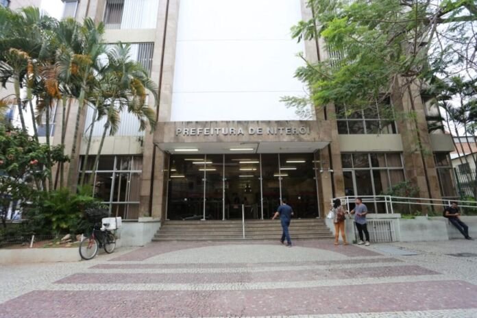 A Prefeitura de Niterói possui, atualmente, dois concursos públicos com inscrições abertas: um na Niterói Previdência e outro na Empresa de Infraestrutura e Obras de Niterói (ION).