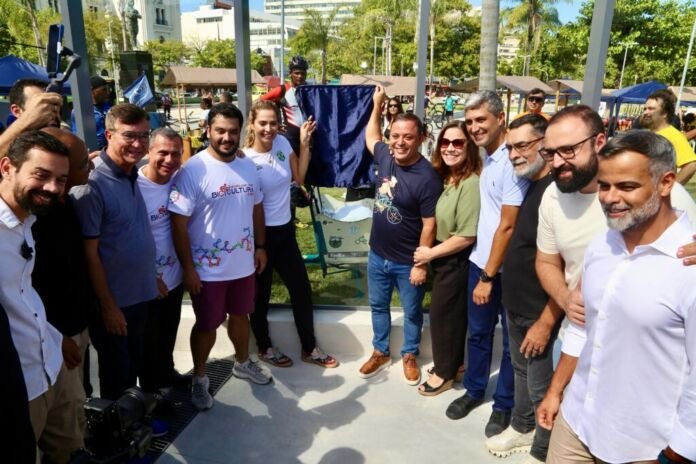 A Prefeitura de Niterói inaugurou, na manhã deste sábado (12), a obra de expansão do Bicicletário Arariboia, ampliando em 90% o número de vagas ao lado da estação das Barcas, no Centro.