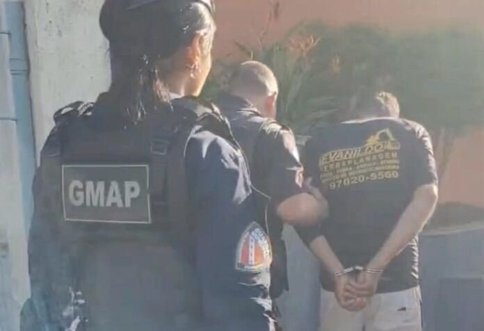 Foto divulgaçao Foi localizado e capturado em uma ação conjunta da Guarda Municipal com Polícia Militar, na Avenida Carlos Marighella, em Itaipuaçu.