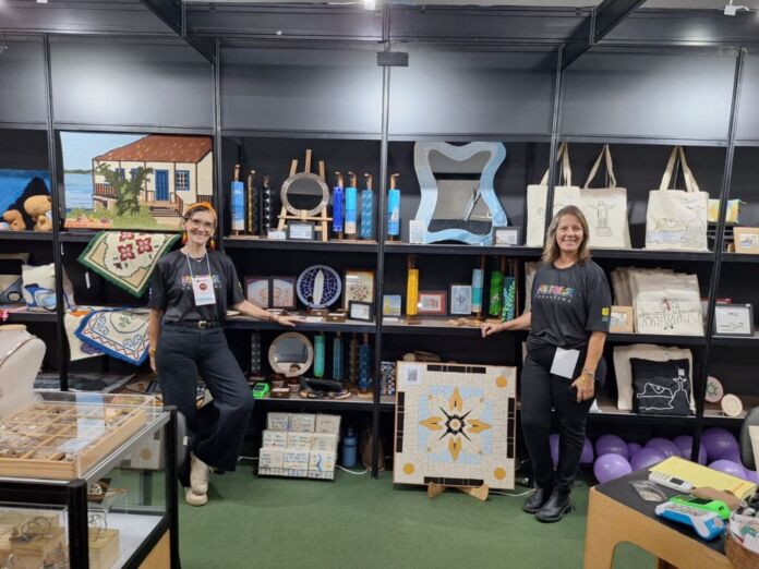 Três talentosas artesãs de Saquarema brilharam no cenário nacional ao serem selecionadas para participar de um dos maiores eventos do artesanato no Brasil