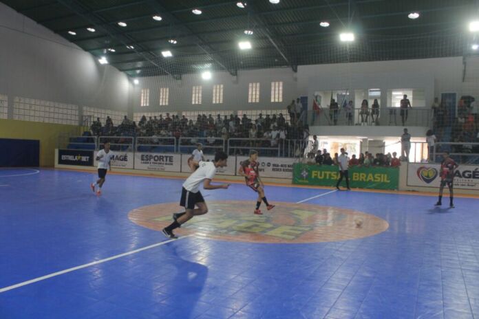 A Prefeitura de Magé anuncia a realização dos Jogos Estudantis Mageenses (JEM 2025), maior evento esportivo escolar do município, que vai mobilizar alunos das redes públicas e privadas em uma grande celebração do esporte, da educação e da cidadania.
