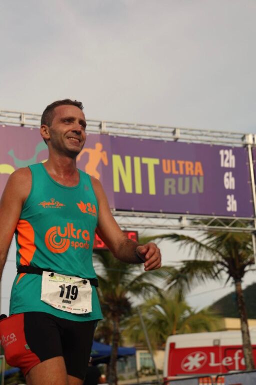No próximo final de semana, nos dias 17 e 18 de maio, Niterói vai receber a oitava edição da Nit Ultra Run, a ultramaratona que tem apoio da Prefeitura de Niterói, através da Secretaria Municipal de Esporte e Lazer (SMEL), e organizada pela Nit2Sports, reunirá mais uma vez atletas em um desafio de 12h na orla da Praia de Piratininga.