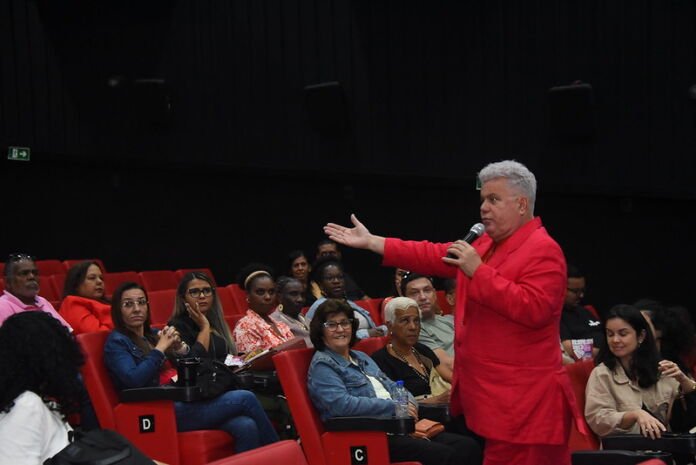 54598293292_ed664a7a56_c A Prefeitura de Maricá, por meio da Secretaria de Cultura e das Utopias, realizou nesta quarta-feira (18/06), a Aula Magna da UniCarnaval de Maricá – Universidade Livre do Carnaval de Maricá, no Cine Henfil.