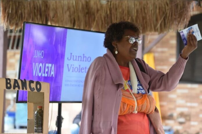 54610496347_3358cbc64c_c A Prefeitura de Maricá, por meio da Secretaria de Políticas para a Terceira Idade, realizou nesta terça-feira (24/06) uma palestra educativa e uma peça teatral, na Casa da Terceira Idade de Bambuí, abordando os diferentes tipos de violência contra a pessoa idosa.