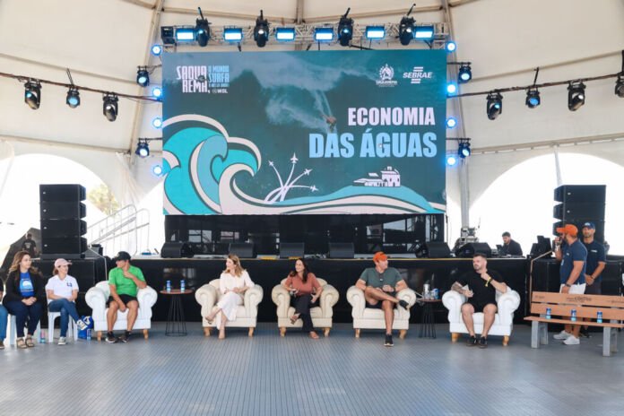 Imagem 1 (5) A cidade de Saquarema recebeu, na sexta-feira, 27, no palco montado para a etapa do Mundial de Surfe, o encerramento do Seminário Nacional sobre Economia Azul.