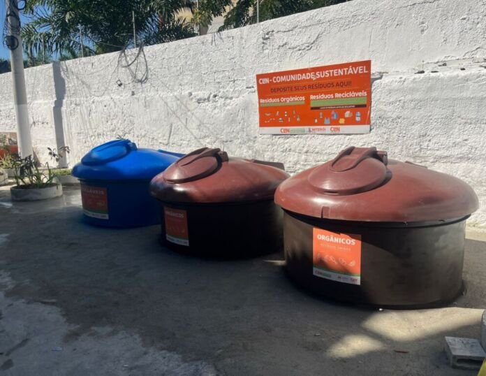 A Prefeitura de Niterói, por meio da Companhia de Limpeza de Niterói (Clin), instalou mais três moloks (contêineres semienterrados) na Vila Ipiranga, no Fonseca, ampliando o projeto Clin Comunidade Sustentável.