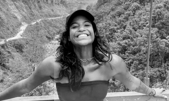 juliana_marinspb A publicitária brasileira Juliana Marins, de 26 anos, foi encontrada morta nesta terça-feira (24/06) no Monte Rinjani, na ilha de Lombok, Indonésia, após uma angustiante busca de quatro dias.