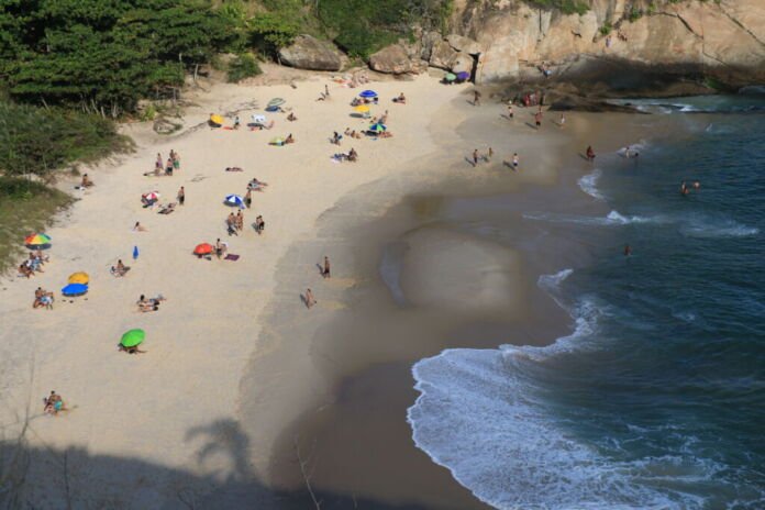 A Praia do Sossego, na Região Oceânica de Niterói, foi indicada pela quinta vez para concorrer ao prêmio Bandeira Azul, a maior premiação internacional global dedicada à gestão de praias, marinas e embarcações de turismo