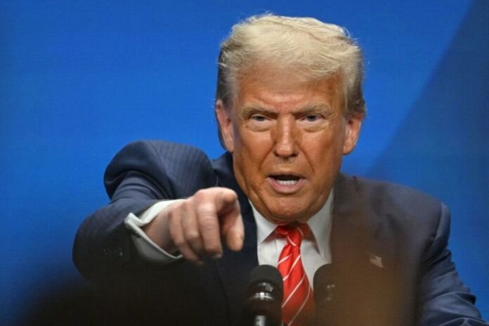 A imposição de uma tarifa de 50% sobre produtos brasileiros pelos Estados Unidos, anunciada pelo presidente Donald Trump, representa um marco significativo nas relações comerciais entre os dois países.