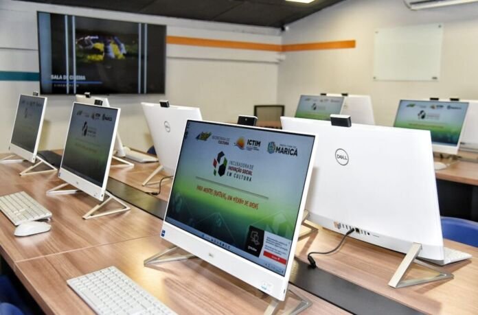 A Prefeitura de Maricá, por meio do Instituto de Ciência, Tecnologia e Inovação de Maricá (ICTIM), segue até nesta quinta-feira (17/07) com inscrições abertas para os cursos gratuitos oferecidos pela Incubadora de Inovação Social em Robótica e Sustentabilidade.