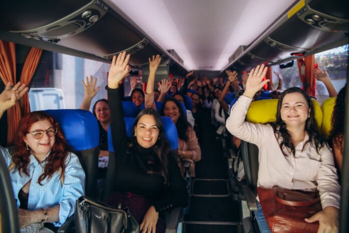 Na última segunda-feira (21), a Prefeitura de Magé, por meio da Secretaria de Desenvolvimento Econômico e com o apoio do Sebrae, levou cerca de 40 mulheres empreendedoras para participar de um importante evento chamado de Sebrae Rio Summit que é voltado ao fortalecimento dos negócios locais.