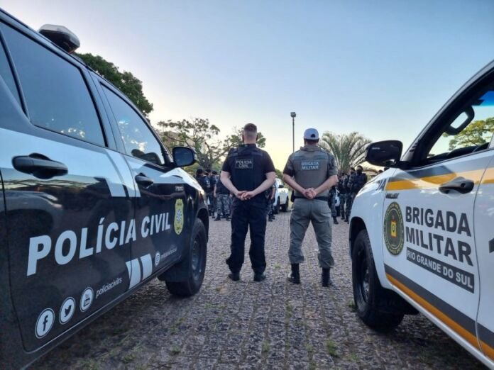 Seguranca As publicações estão no Diário Oficial desta terça-feira (08/07), e um dos destaques é a Lei 10.850/2025, que autoriza o Poder Executivo a instituir o Programa Prajás, para oferecer assistência jurídica gratuita aos agentes de segurança pública.