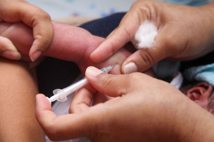 A Prefeitura de Maricá, por meio da Secretaria de Saúde, ressalta o papel fundamental da imunização para a prevenção de casos graves da tuberculose no Dia da Vacina BCG (01/07), simbolizando essa data com ações de cuidado contínuo da população.