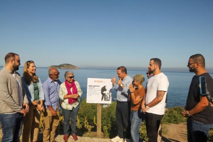 WhatsApp Image 2025-07-08 at 13.33.44 O prefeito de Niterói, Rodrigo Neves, inaugurou nesta terça-feira (08), na Praia do Sossego, em Camboinhas, o Mirante e a Trilha Juliana Marins, em homenagem à niteroiense vítima de um acidente na Indonésia.