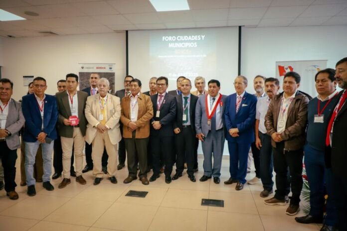 WhatsApp Image 2025-07-12 at 12.46.57 A Prefeitura de Maricá encerrou com importantes avanços a missão oficial à República do Peru, realizada a convite da Federação Livre dos Municípios do Peru (FEMULP).