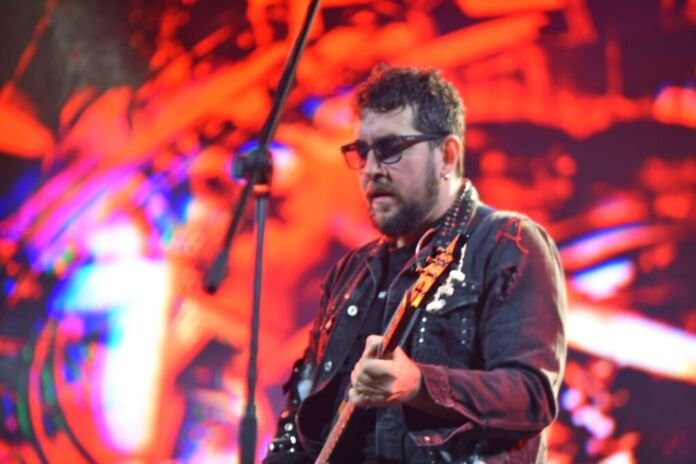 WhatsApp Image 2025-07-14 at 01.52.34 (3) No Dia Mundial do Rock, a banda Barão Vermelho subiu ao palco montado na orla do Parque Nanci e fez um show arrebatador que levou o público ao delírio.