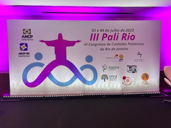 A Prefeitura de Maricá, por meio da Secretaria de Saúde, marcou presença no III Congresso de Cuidados Paliativos do Rio de Janeiro (PALI RIO), realizado nos dias 03 e 04/07 na capital fluminense. A cidade foi representada no evento pela equipe da Comissão de Cuidados Paliativos do Hospital Municipal Ernesto Che Guevara