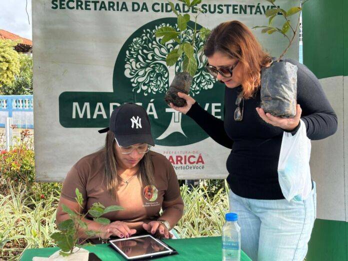 A ação faz parte do programa Marica+Verde, que busca conscientizar a população sobre a importância de uma cidade mais sustentável, ao mesmo tempo que contribui com o reflorestamento.