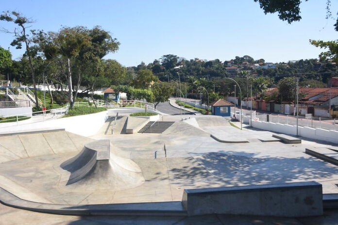 O prefeito de Maricá, Washington Quaquá, inaugura nesta segunda-feira (18/08), às 16h, em evento aberto ao público, a nova pista de skate do município, no bairro Boqueirão.