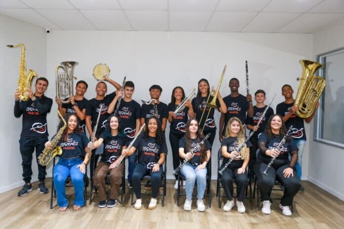 Camerata de Sopros - Aprendiz Musical Neste fim de semana, a cidade será embalada pela música com duas apresentações gratuitas do Programa Aprendiz Musical, da Prefeitura de Niterói.