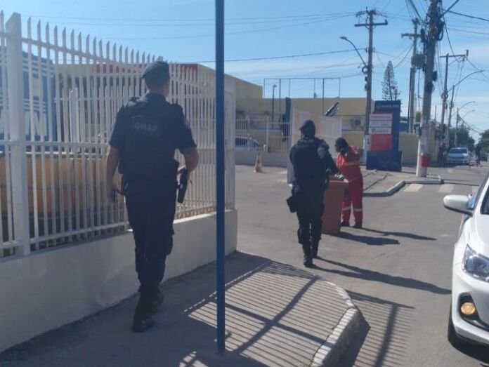 A Prefeitura de Maricá, por meio da Secretaria de Segurança Cidadã, prestou apoio a uma mulher vítima de violência psicológica que deu entrada na Unidade de Pronto Atendimento Municipal (Upam) Santa Rita, em Itaipuaçu, na noite de domingo (03/08).