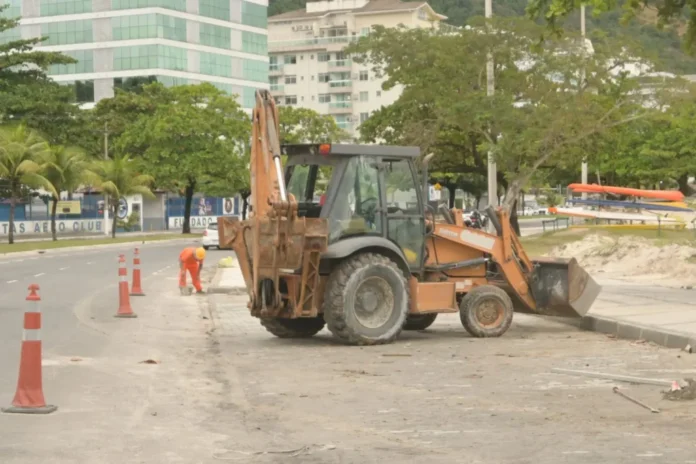 A partir desta terça-feira (05), a Prefeitura de Niterói vai interditar o trecho da direita, sentido Zona Sul, da Avenida Prefeito Silvio Picanço, em Charitas, e criar faixa reversível na pista sentido Região Oceânica.