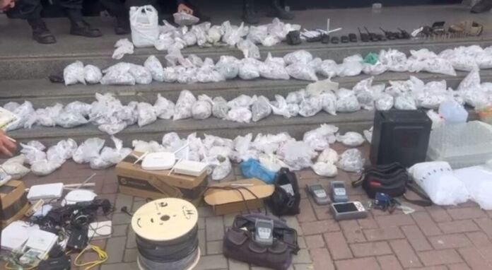 A 82ª DP (Maricá), juntamente com a 6ª Companhia do 12º BPM, realizou uma grande operação de combate ao crime organizado no conjunto habitacional Minha Casa, Minha Vida, em Itaipuaçu.