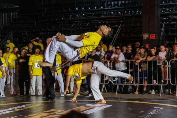 A Prefeitura de Maricá, por meio da Secretaria de Cultura e das Utopias, vai transformar a cidade na capital internacional da capoeira. Entre os dias 10 e 13 de setembro, o município sedia o Volta ao Mundo Bambas (VMB), competição reconhecida como a maior do planeta na modalidade.