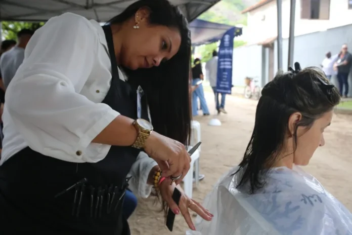 santa_barbara Neste sábado (13), o bairro de Santa Bárbara vai receber uma ação social promovida pela Prefeitura de Niterói com realização das secretarias de Administração (por meio da Administração Regional de Santa Bárbara e Baldeador), Assistência Social, Saúde, Idoso, Mulher e Direitos Humanos com apoio do Senac, Fundação Leão XIII, OAB, Casa Atípica, entre outros órgãos.