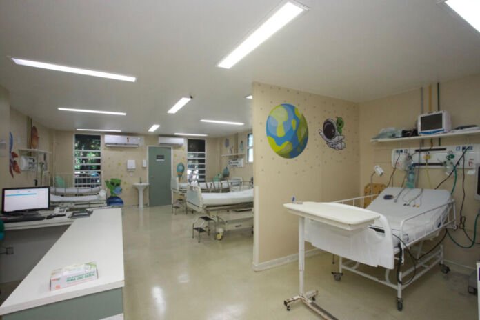 A Unidade Municipal de Urgência Mário Monteiro (UMAM), da Prefeitura de Niterói, completou 20 anos celebrando uma trajetória marcada por avanços estruturais, tecnológicos e pelo aumento da capacidade de atendimento.