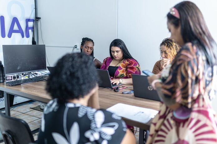 A Prefeitura de Maricá, por meio da Secretaria de Defesa do Consumidor, realiza até sexta-feira (28/11) um mutirão de negociação com a Enel, na Casa do Consumidor, no Parque Eldorado.