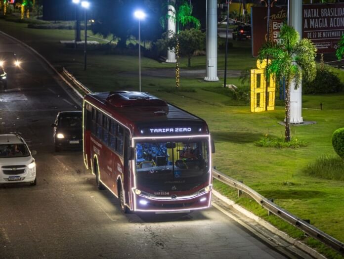 A Prefeitura de Maricá, por meio da Empresa Pública de Transportes (EPT), implementou um esquema especial de circulação dos ônibus Vermelhinhos durante o Natal Brasilidade 2025, que acontece entre os dias 22 de novembro e 6 de janeiro.