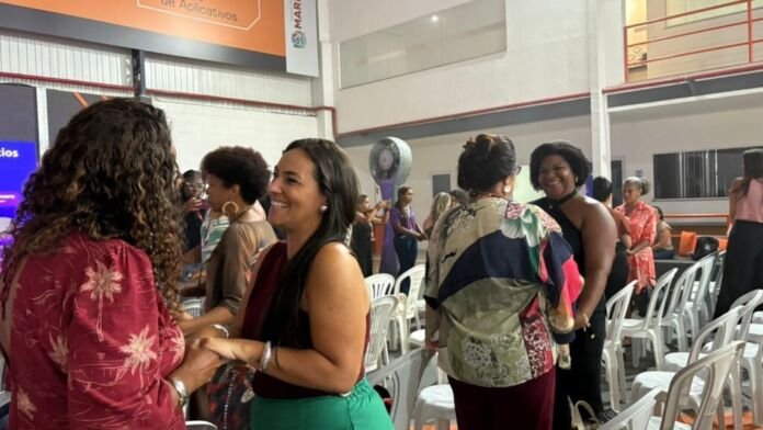 A Prefeitura de Maricá, por meio da Secretaria de Políticas e Defesa dos Direitos das Mulheres, realizou nesta sexta-feira (28/11) o evento “Mulheres que Empreendem”, no Galpão Tecnológico de Inoã.