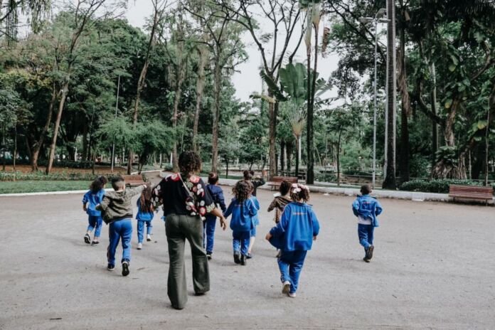 A Prefeitura de Niterói realiza, entre os dias 8 e 16 de novembro, a Semana da Educação, uma iniciativa que celebra o trabalho coletivo da Rede Municipal e o compromisso da cidade com uma educação pública viva, inovadora e inclusiva.