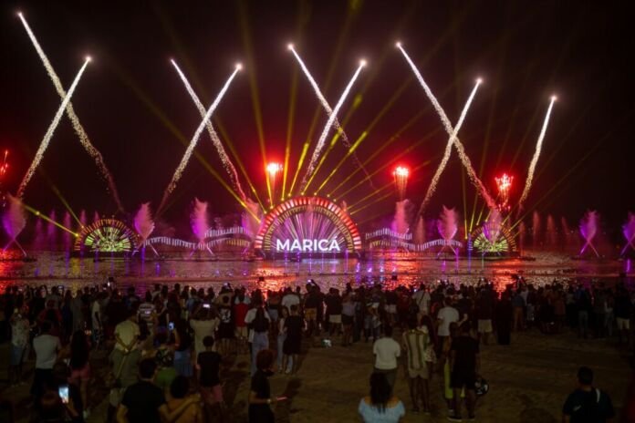 A Prefeitura de Maricá, por meio da Maricá, Arte, Roteiros e Experiências (MARÉ), entra na terceira semana de programação gratuita do Natal Brasilidade 2025, a partir desta quinta-feira (04/12).