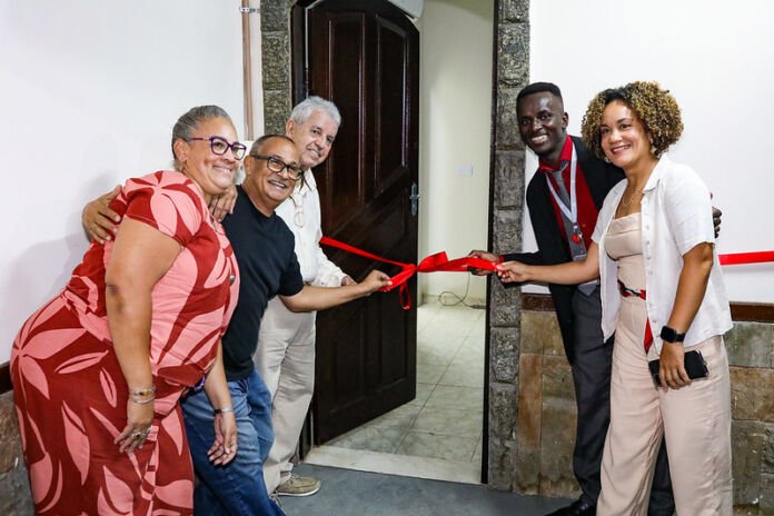 A abertura oficial foi marcada pela inauguração do Centro Municipal de Apoio aos Imigrantes e Refugiados (CMAIR), localizado no Centro