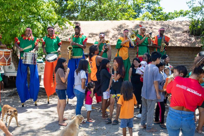 54988099801_bf725c314c_c A Prefeitura de Maricá, por meio da Secretaria Especial de Promoção das Comunidades e do programa Minha Casa, Minha Vida, levou a Caravana Arco-Íris Pela Paz à comunidade indígena da Aldeia Mata Verde Bonita, em São José, na manhã desta terça-feira (16/12).