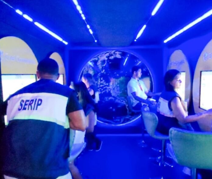 A Prefeitura de Maricá, por meio da Secretaria de Energias Renováveis e Iluminação Pública, recebe o projeto Energia Legal, realizado em parceria com a Enel, no CEPT Leonel Brizola, em Itaipuaçu.