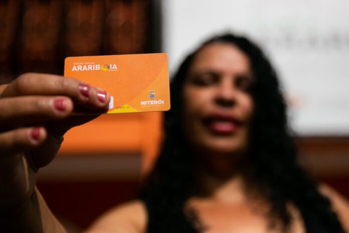 Alex Ramos - Moeda Arariboia (3) A Prefeitura de Niterói depositou, neste sábado (20), a Moeda Arariboia de Natal nas contas das famílias beneficiárias.